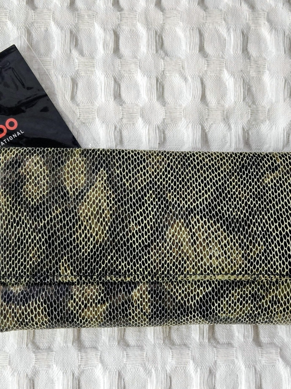 HOBO Black & Olive Mesh Leopard-Print Wallet Clutch